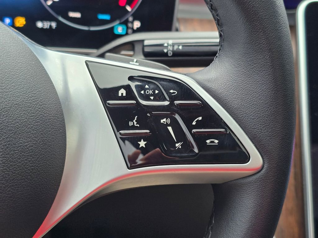 Used 2025 Mercedes-Benz C 300 4MATIC Sedan image 31