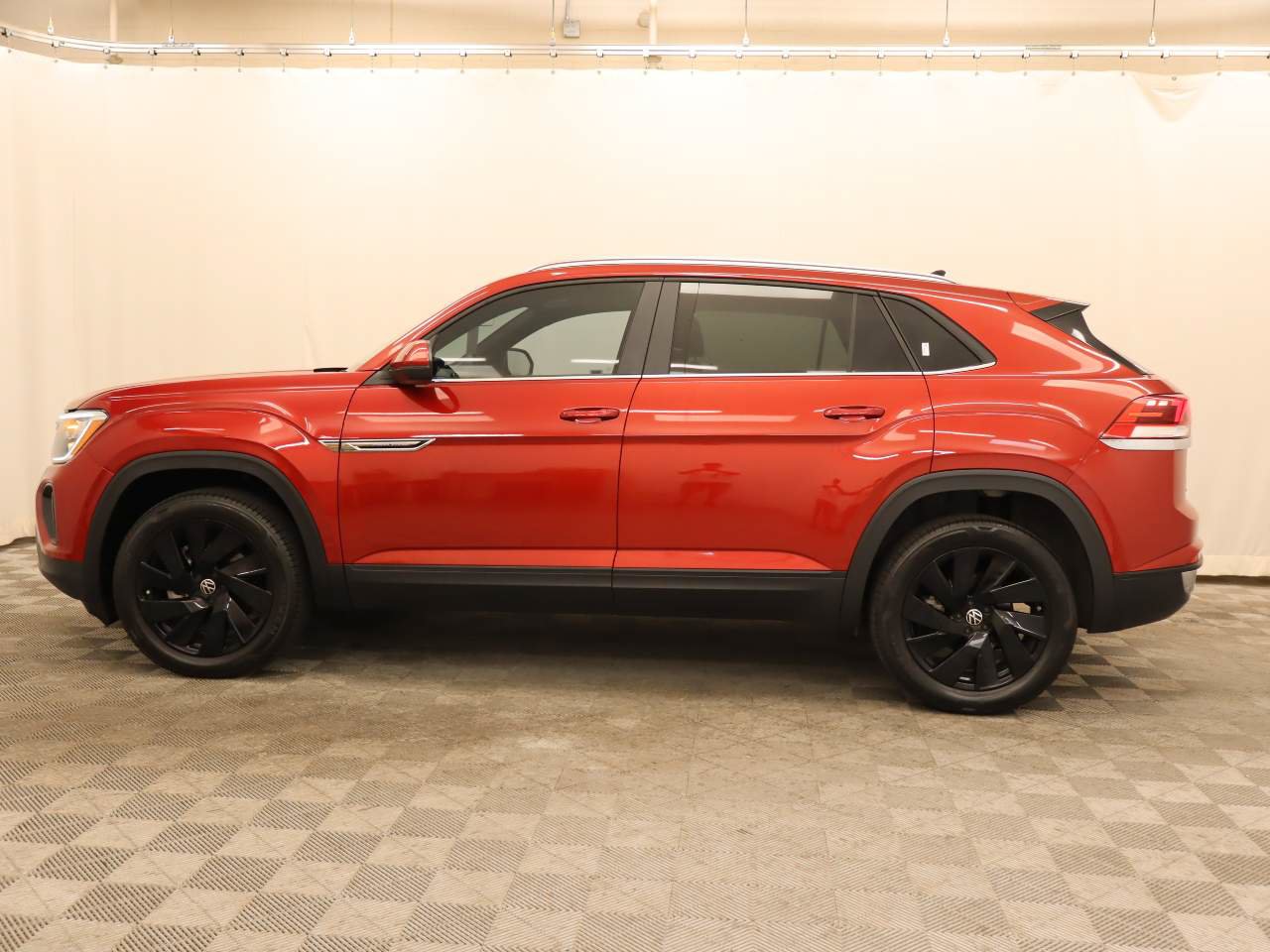 Certified 2024 Volkswagen Atlas Cross Sport SE FWD image 3