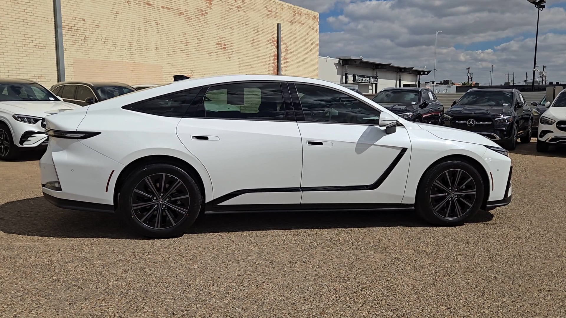 New 2026 Lexus ES 350h w/ Cold Area Package FWD image 9
