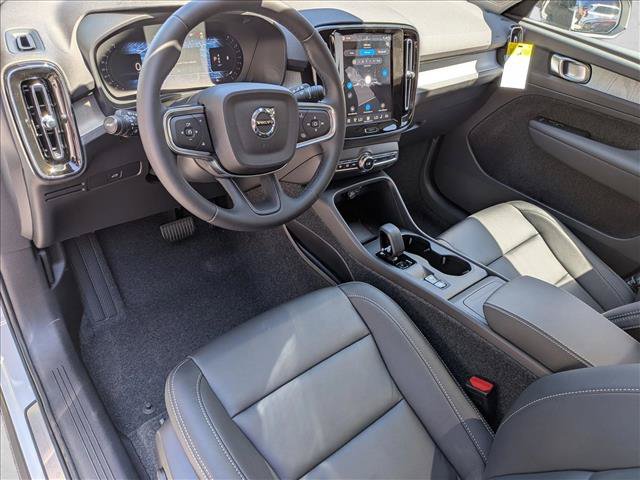New 2026 Volvo XC40 B5 Core w/ Climate Package AWD/4WD image 3