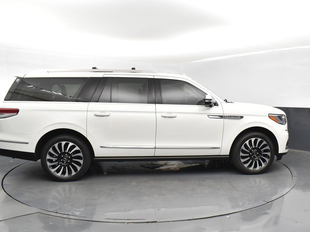 Used 2022 Lincoln Navigator L Black Label image 9