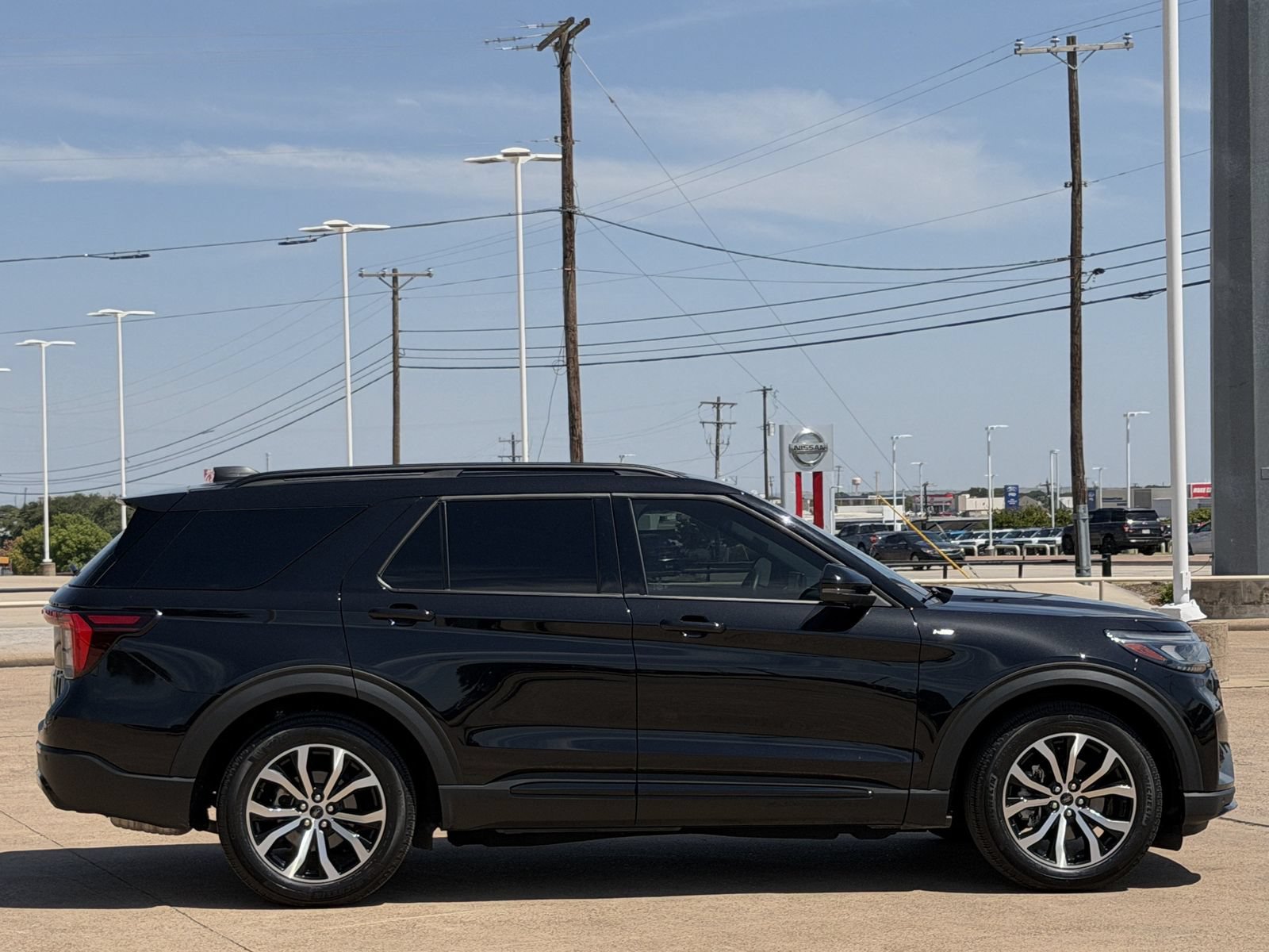 Used 2025 Ford Explorer ST-Line RWD video 3