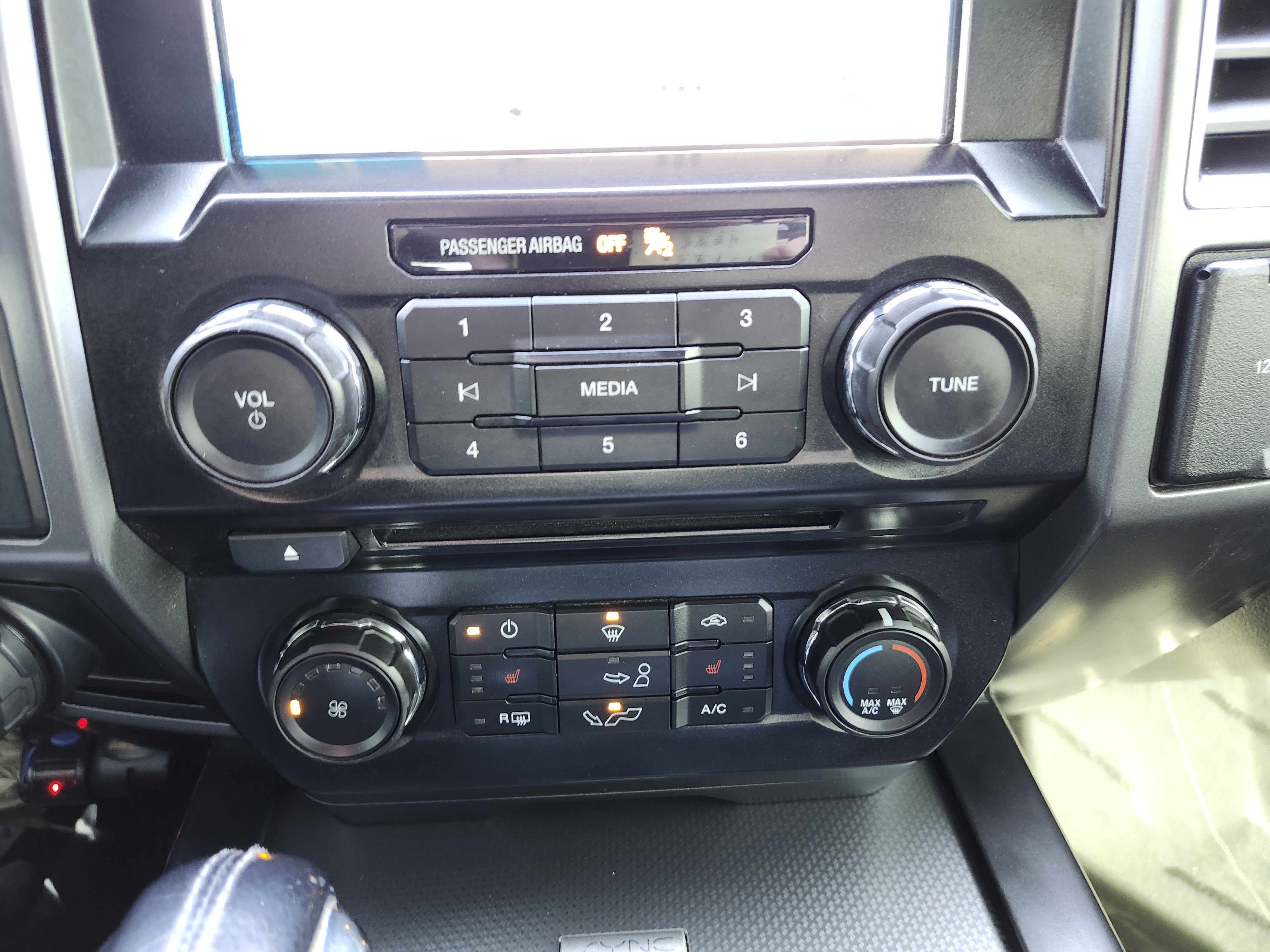 Used 2016 Ford F150 XLT w/ Equipment Group 302A Luxury image 32