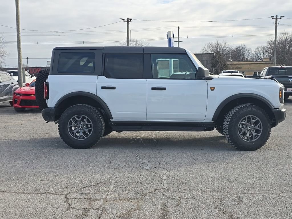 New 2025 Ford Bronco Badlands image 8