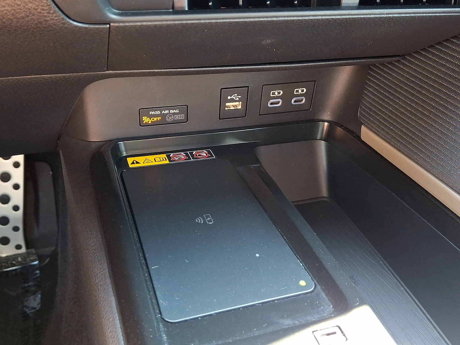Used 2025 Toyota Camry SE w/ Convenience Package FWD image 24