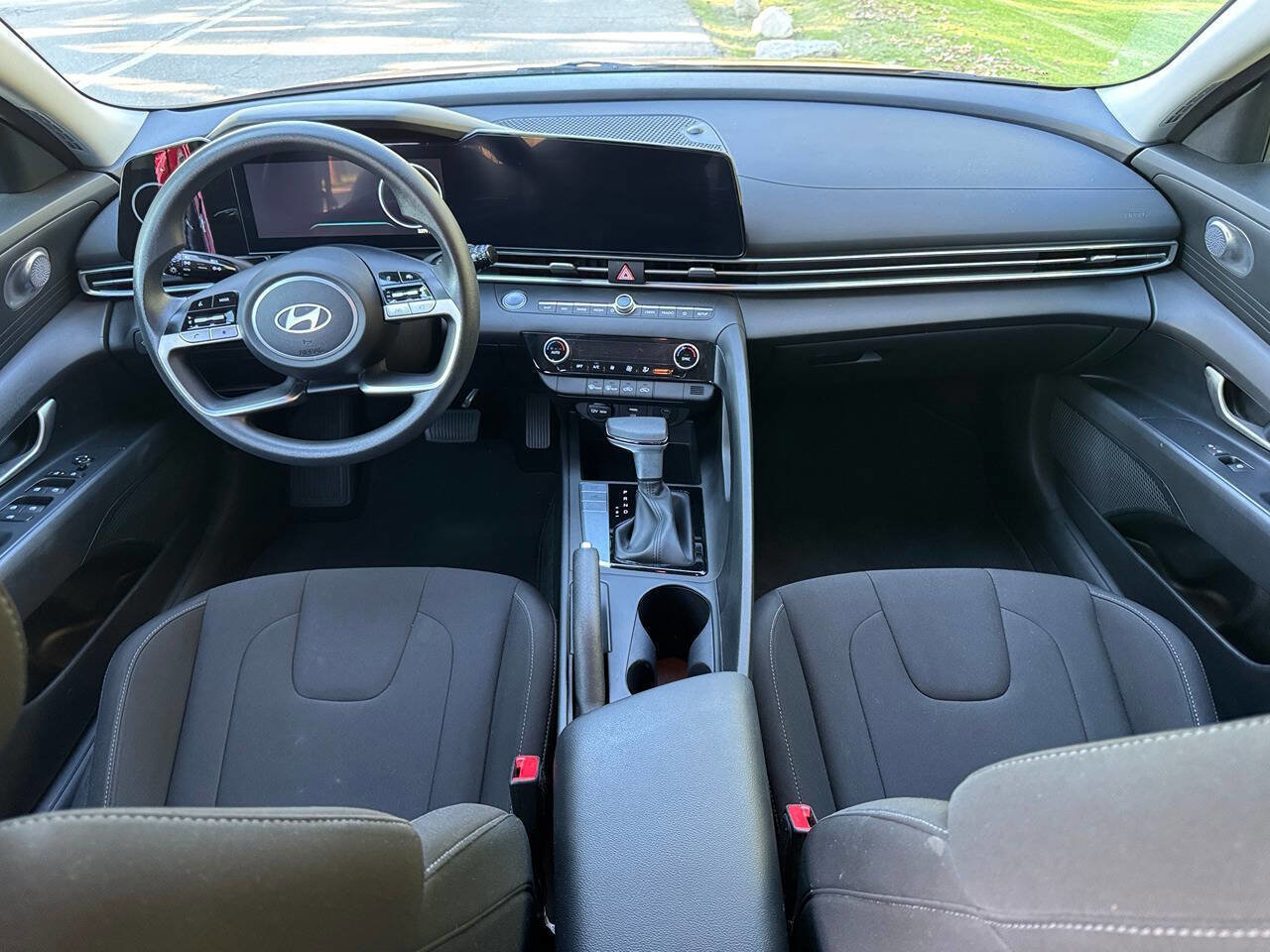 Used 2024 Hyundai Elantra SEL image 12