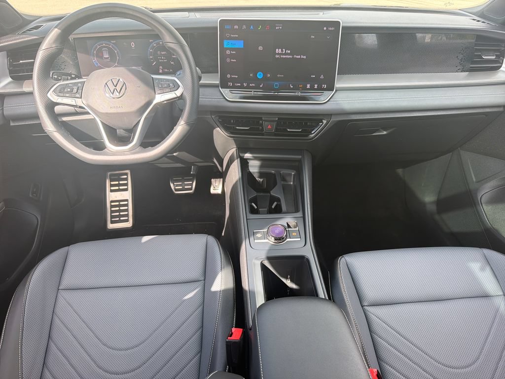 Certified 2025 Volkswagen Tiguan SE R-Line AWD/4WD image 19