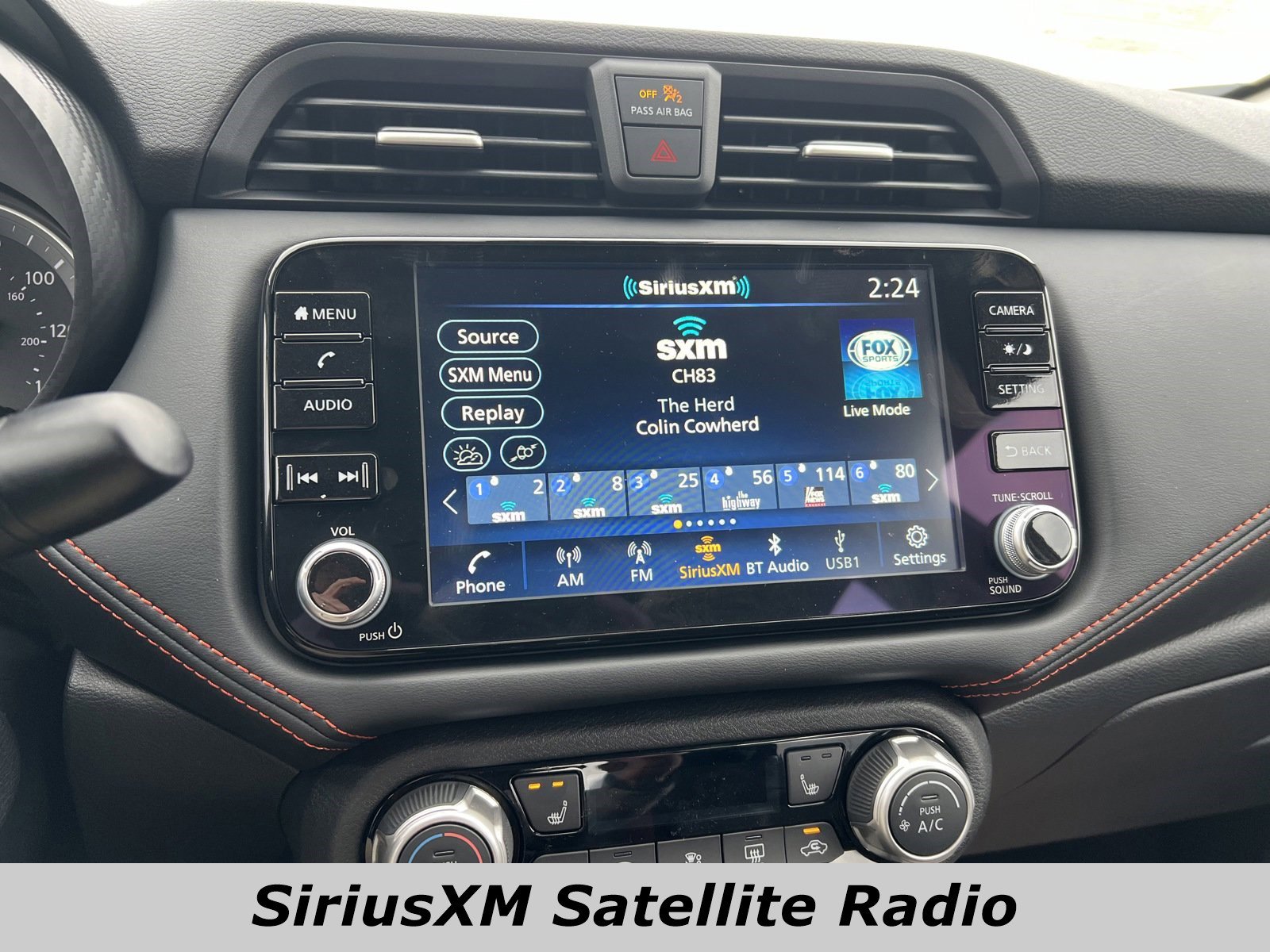 Used 2025 Nissan Versa SR w/ Trunk Package image 8