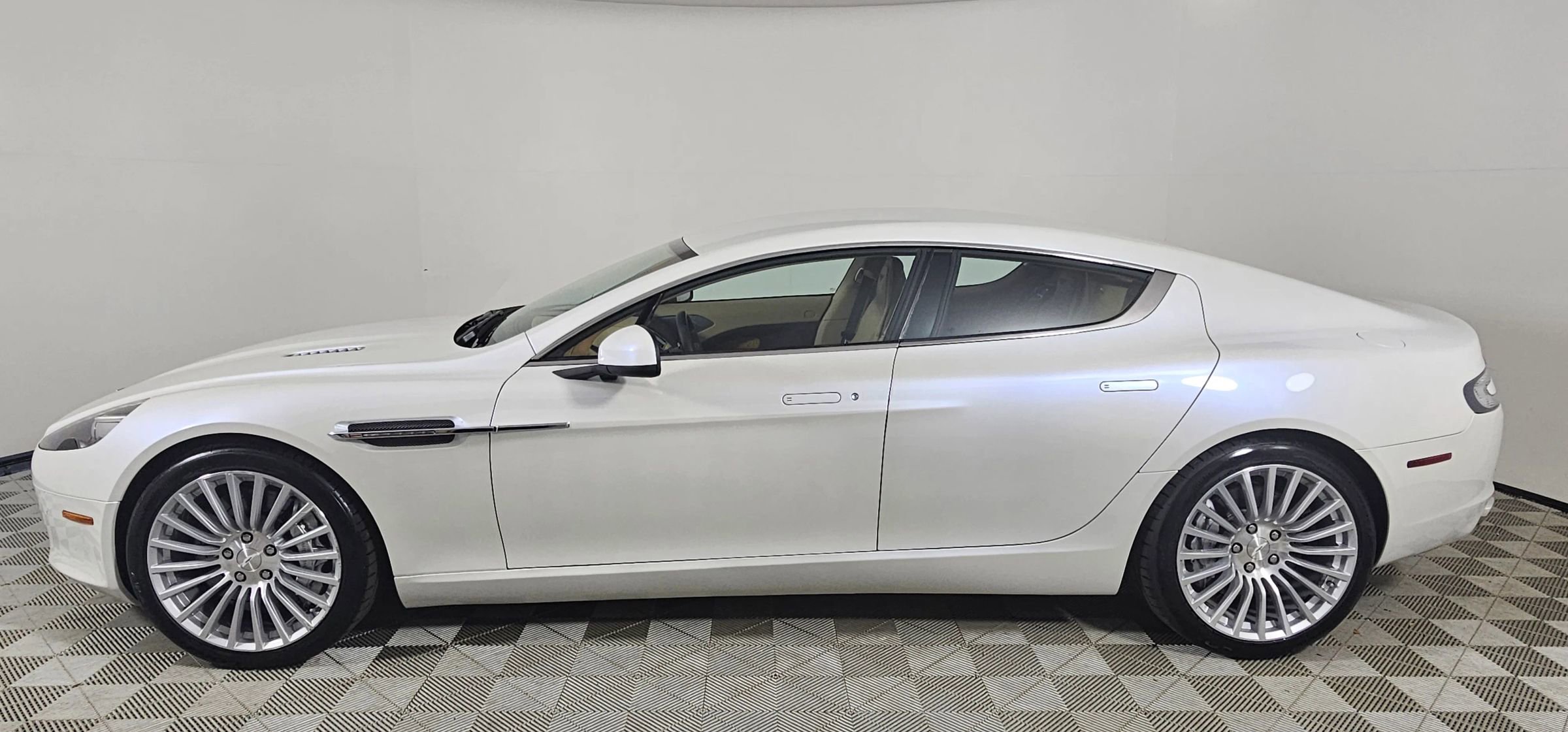 Used 2012 Aston Martin Rapide Sedan 4D image 4