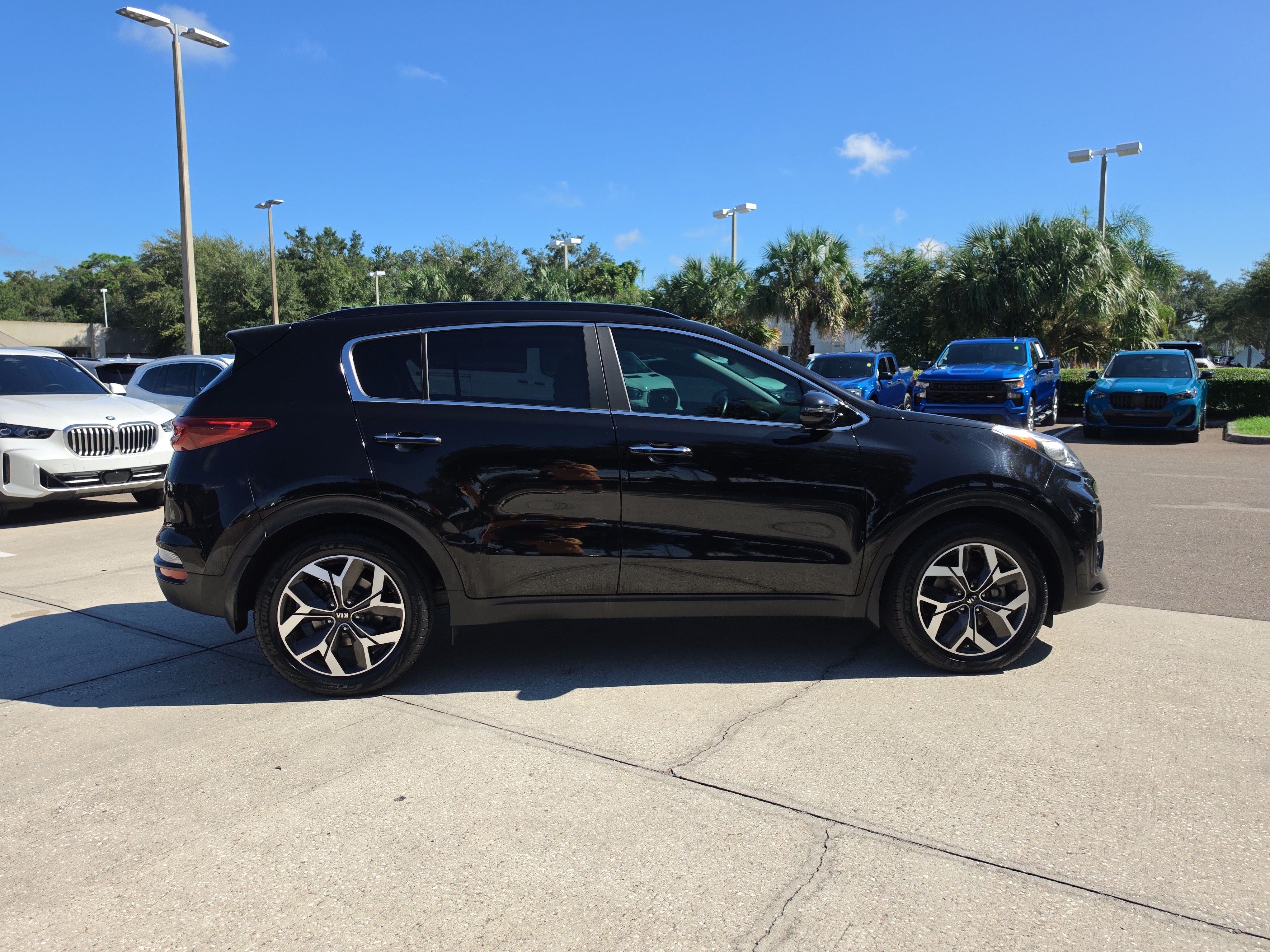 Certified 2022 Kia Sportage EX FWD image 9