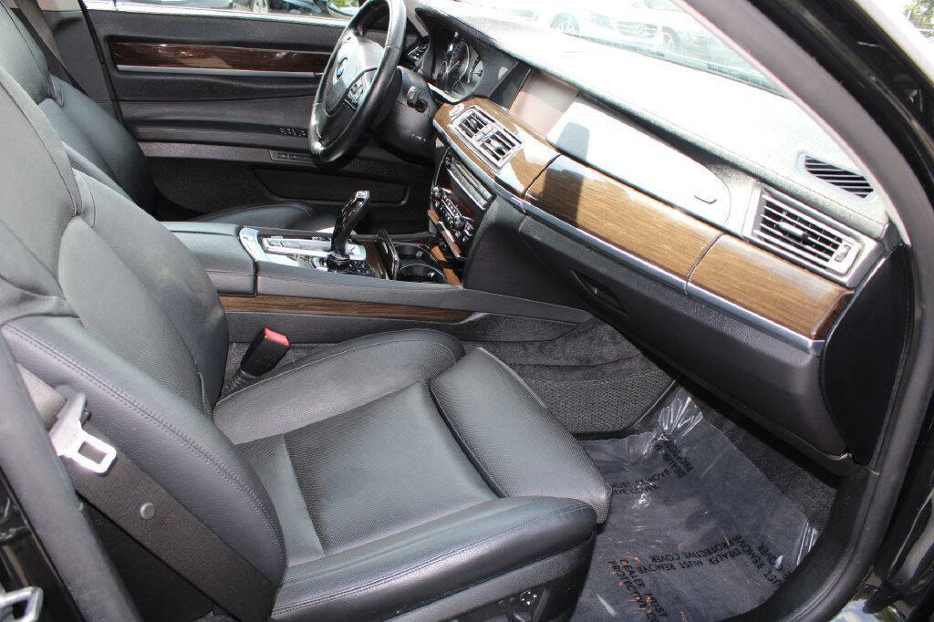 Used 2011 BMW 740Li 740Li 4dr Sedan image 11