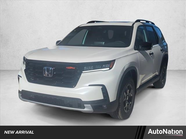Used 2025 Honda Pilot TrailSport image 1