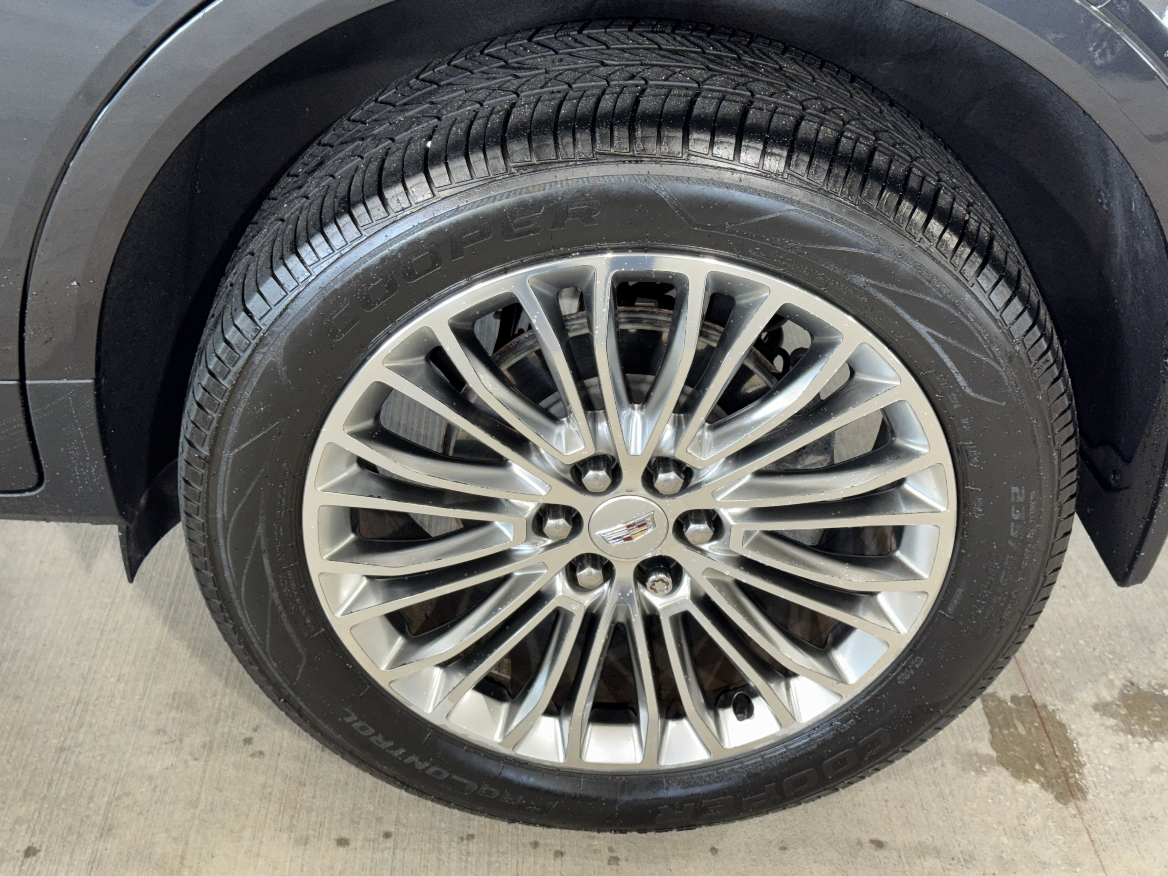Used 2019 Cadillac XT5 Premium Luxury FWD image 36