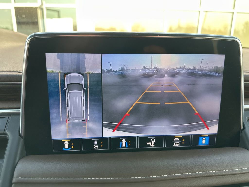 Used 2021 Chevrolet Suburban High Country image 32