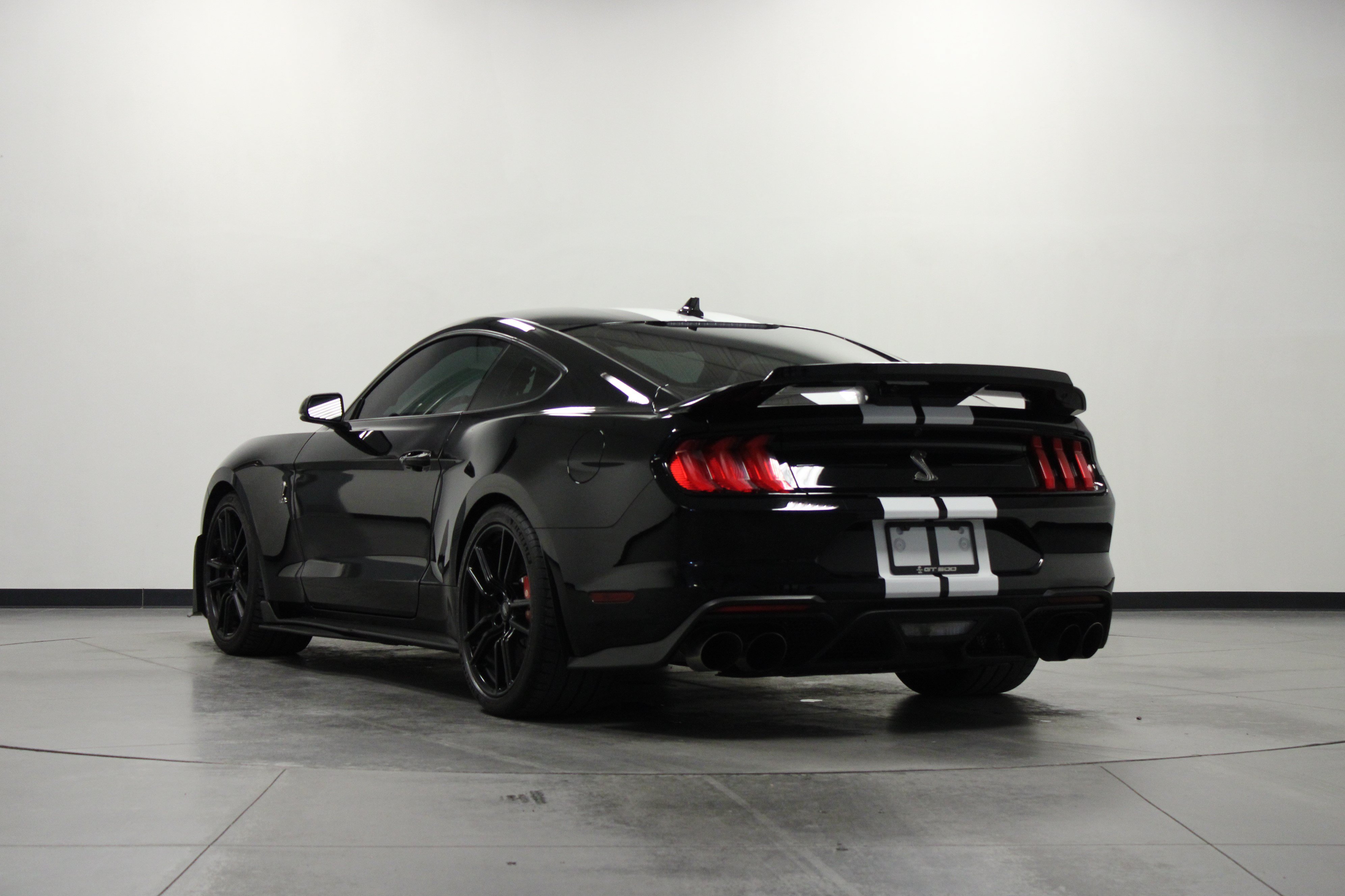 Used 2020 Ford Mustang Shelby GT500 w/ Technology Package RWD image 6