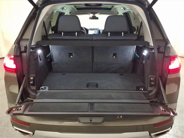 Certified 2022 BMW X7 xDrive40i w/ Premium Package image 12