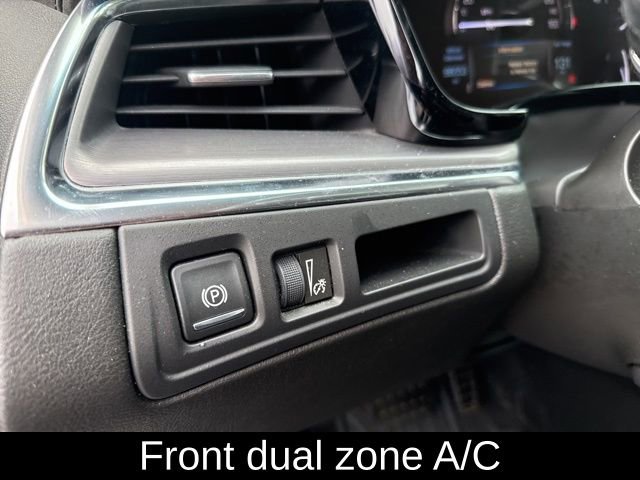 Used 2017 Cadillac XT5 Luxury w/ Driver Awareness Package image 18