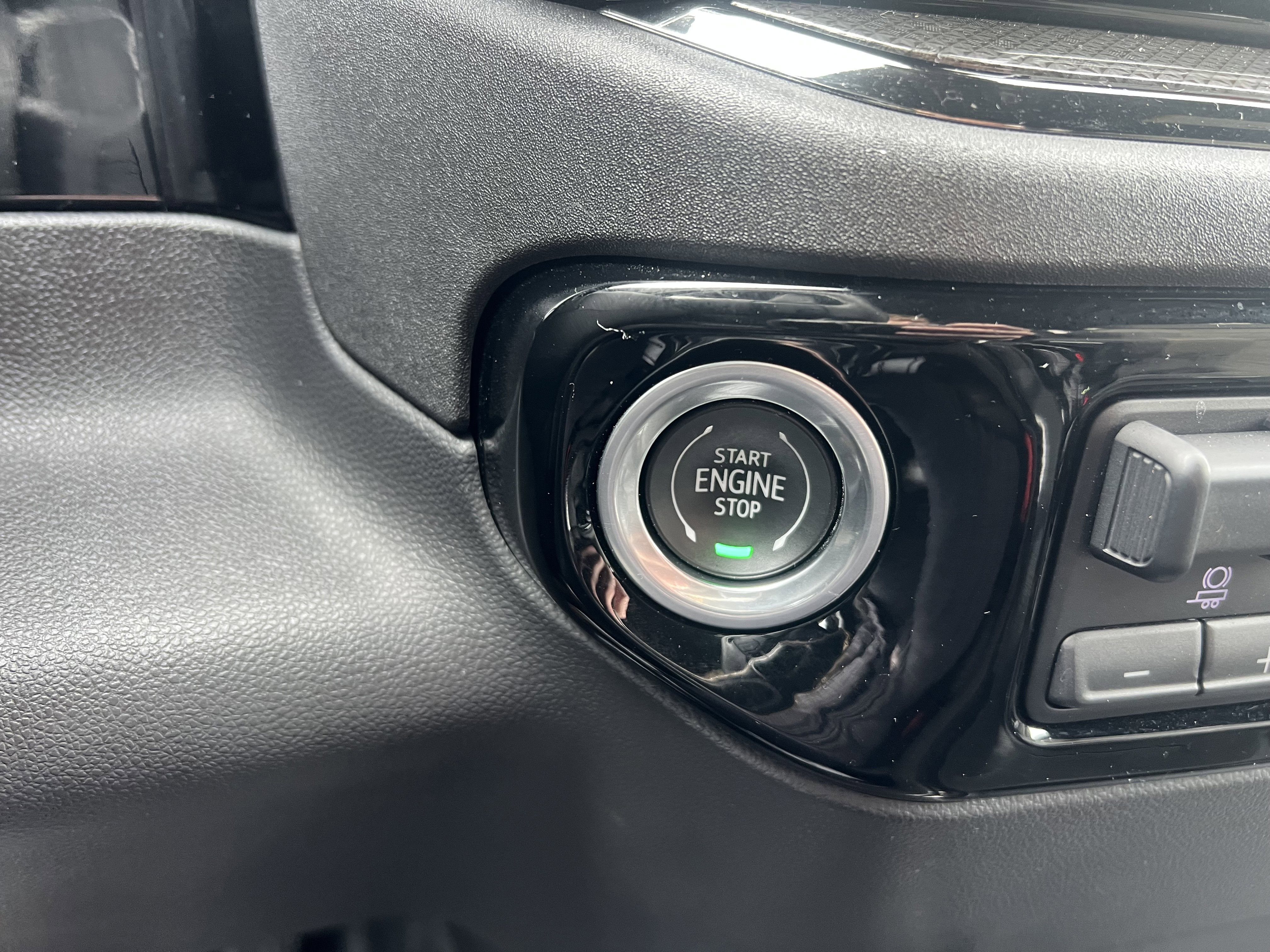 Certified 2024 Chevrolet Silverado 1500 ZR2 w/ Technology Package image 25