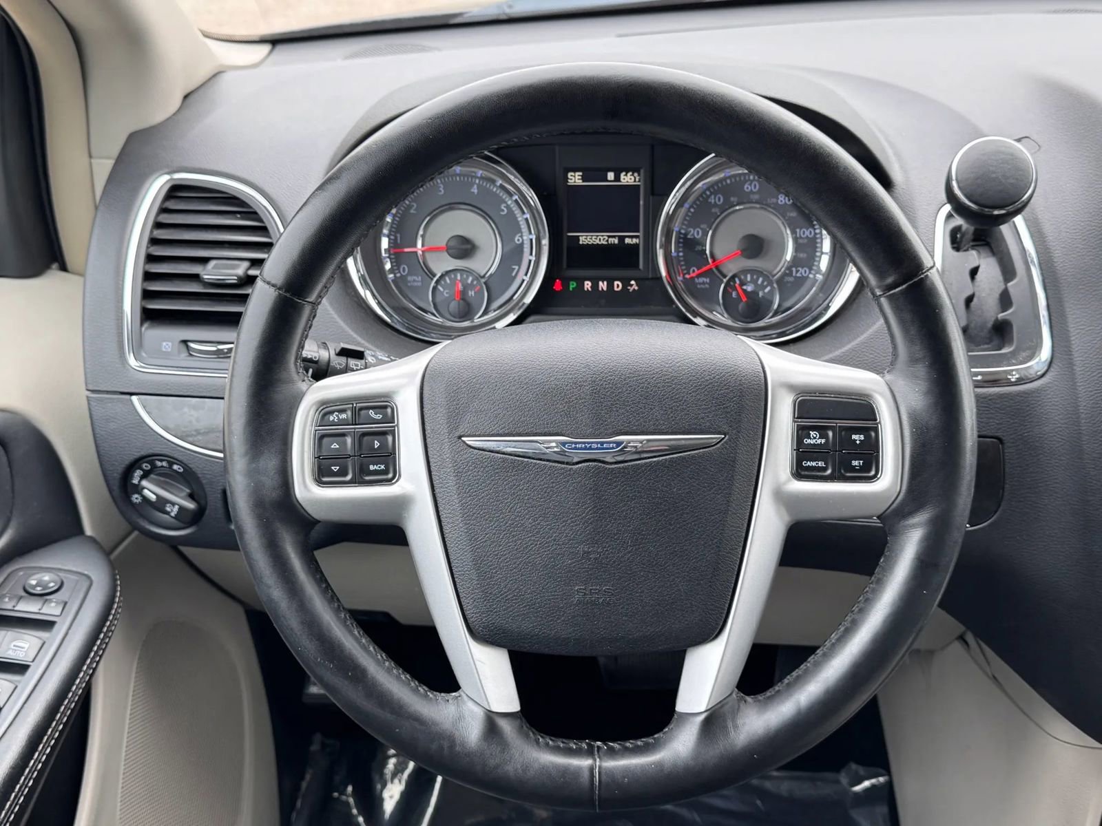 Used 2016 Chrysler Town & Country Touring w/ Driver Convenience Group FWD image 25