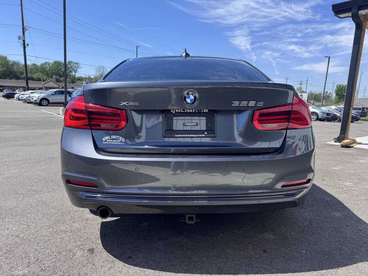 Used 2017 BMW 328d xDrive Sedan w/ Premium Package image 6