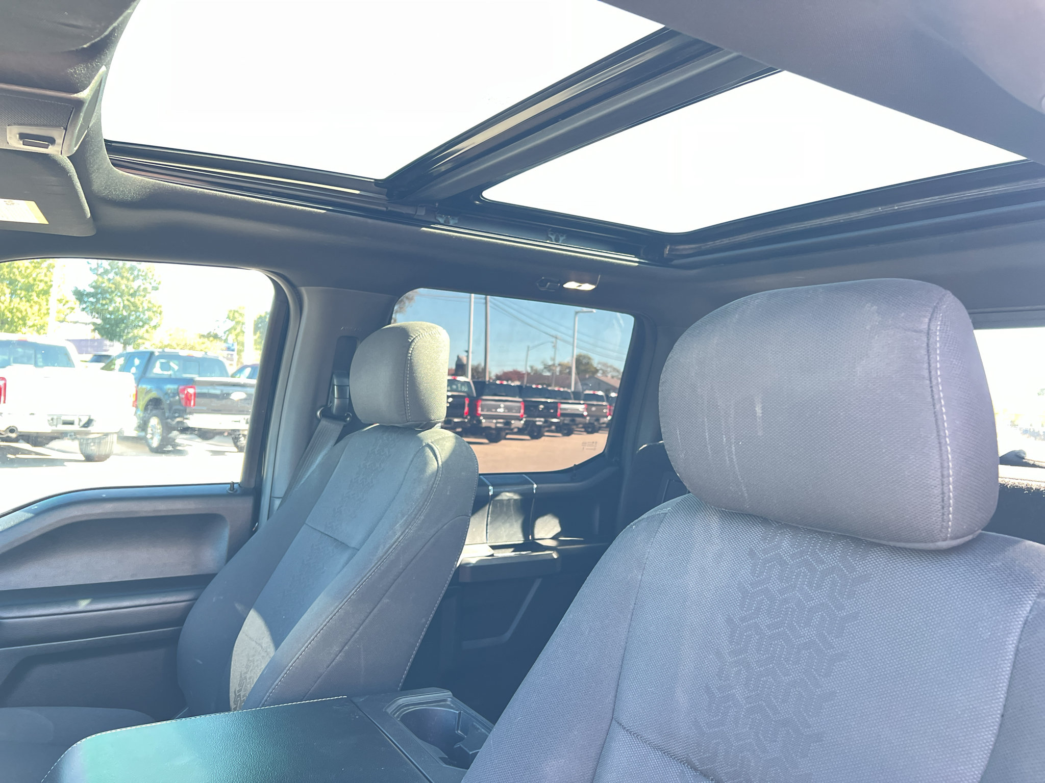 Used 2018 Ford F150 XLT w/ Equipment Group 302A Luxury AWD/4WD image 4