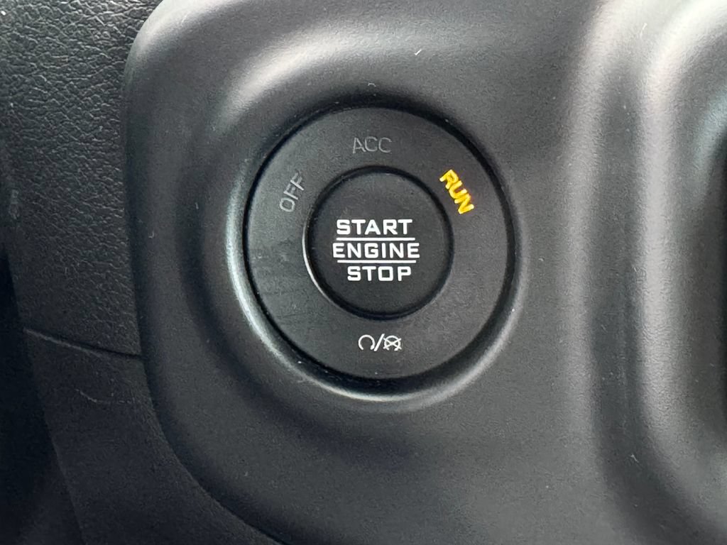 Used 2022 Jeep Wrangler Unlimited Sport AWD/4WD image 26