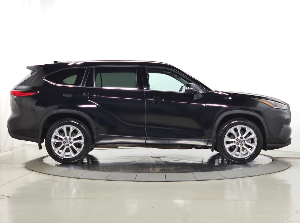 Used 2023 Toyota Highlander Limited AWD/4WD image 11