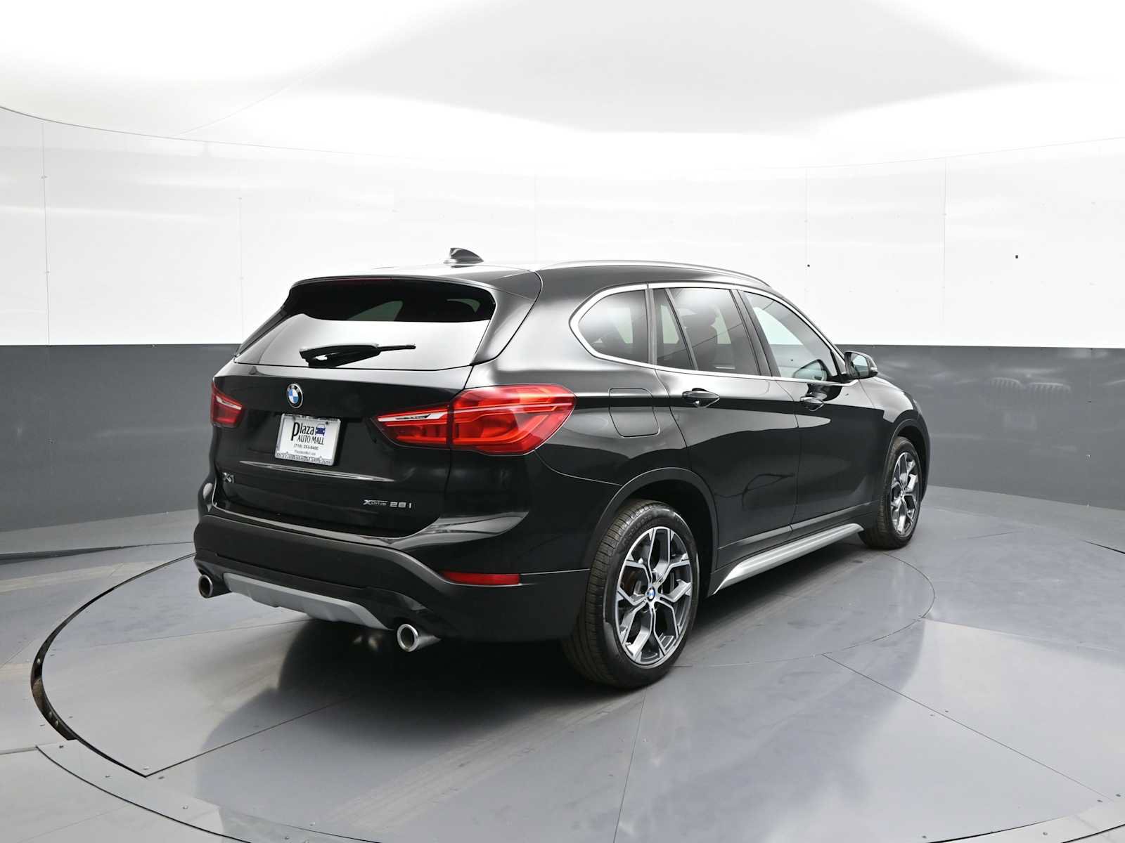 Used 2022 BMW X1 xDrive28i w/ Convenience Package AWD/4WD image 5