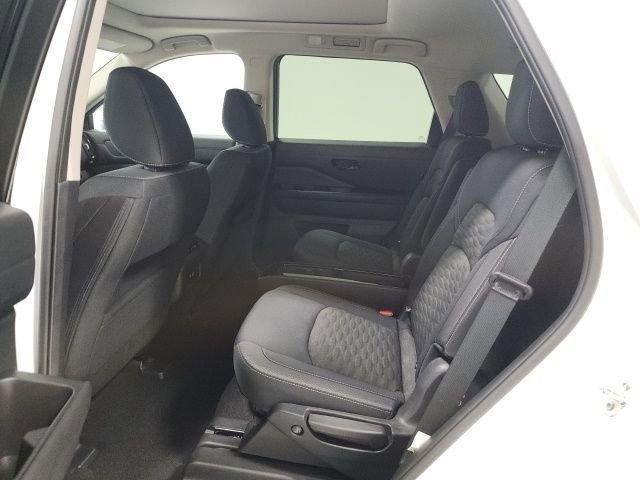 Used 2023 Nissan Pathfinder SV w/ SV Premium Package image 20