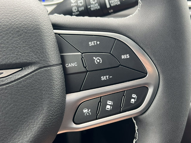 New 2027 Chrysler Pacifica Select AWD/4WD image 20