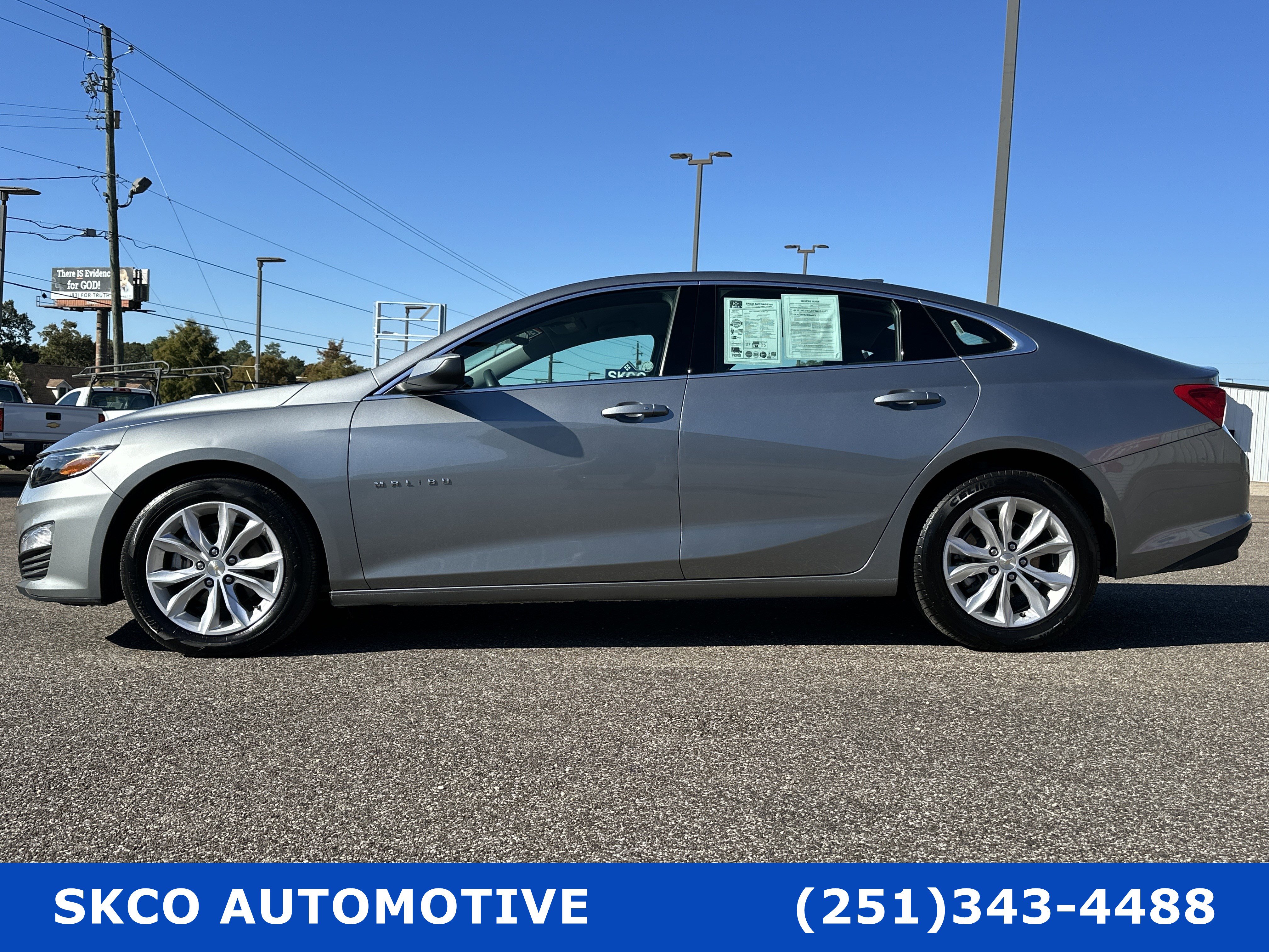 Used 2024 Chevrolet Malibu LT image 2