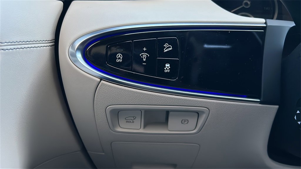 Used 2025 Genesis GV70 3.5T Sport w/ Sport Advanced Package image 17