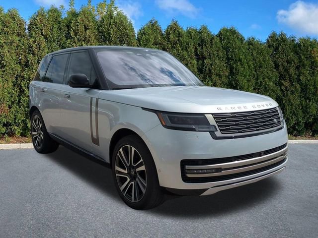 Used 2023 Land Rover Range Rover SE AWD/4WD image 3