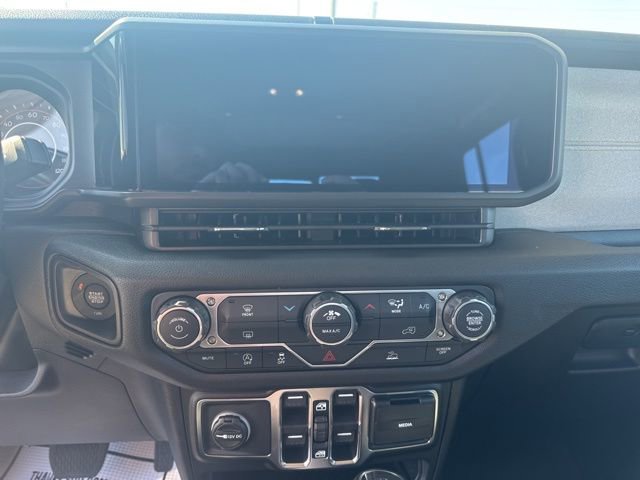 New 2026 Jeep Gladiator Sport AWD/4WD image 14
