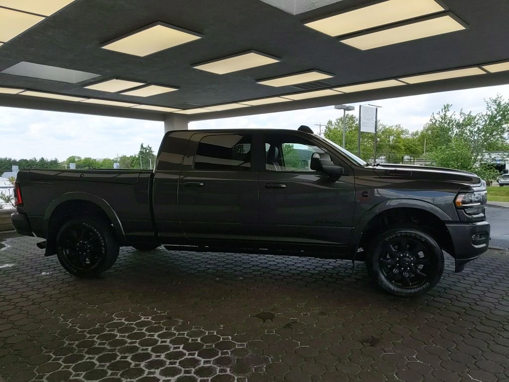 Used 2022 RAM 3500 Limited AWD/4WD image 5