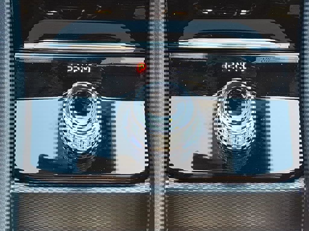 New 2025 Jeep Grand Cherokee Laredo X w/ Luxury Tech Group I image 9