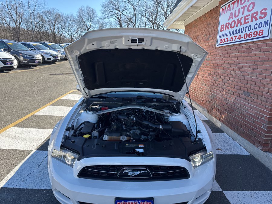 Used 2013 Ford Mustang Premium image 30