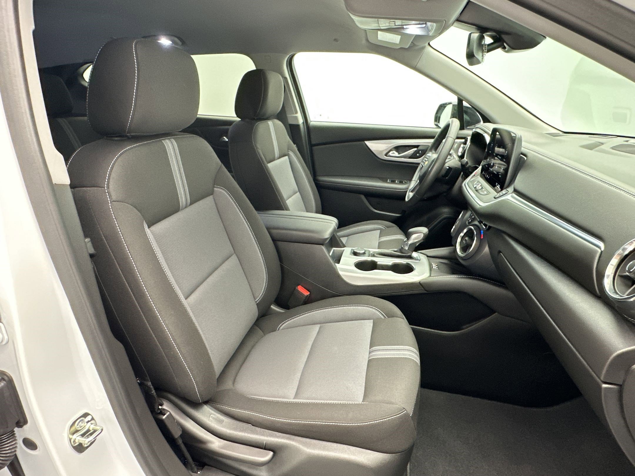 Certified 2025 Chevrolet Blazer LT w/ Convenience Package image 29