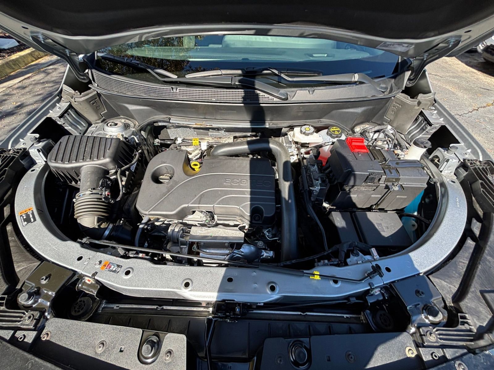 Used 2025 Chevrolet Equinox LT image 32