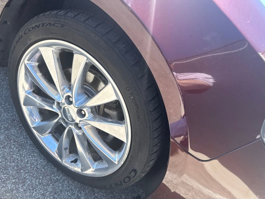 Used 2012 Lincoln MKS AWD image 3
