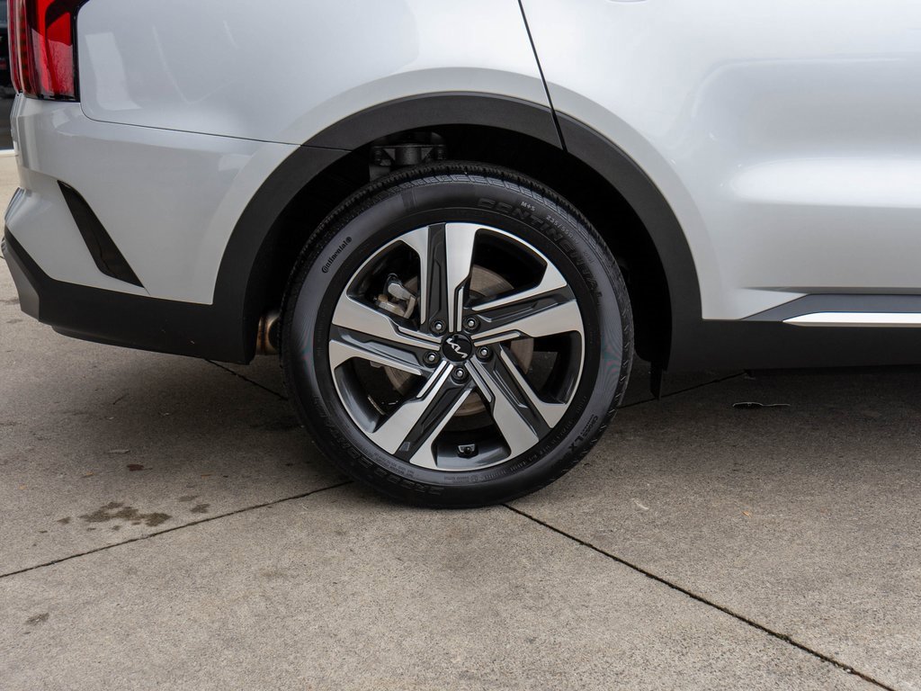 Certified 2023 Kia Sorento EX image 33