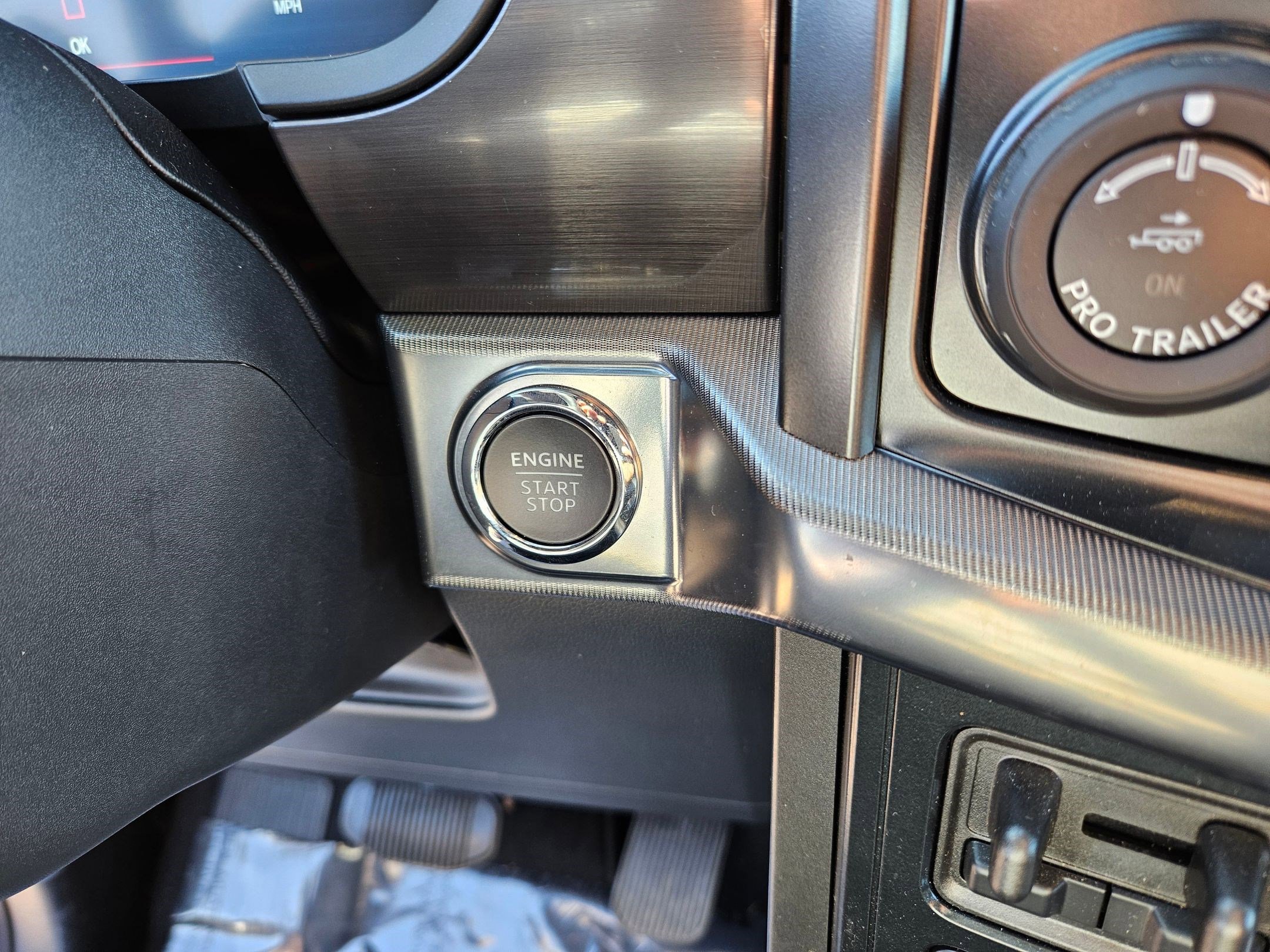 Used 2025 Ford F150 Lariat AWD/4WD image 19