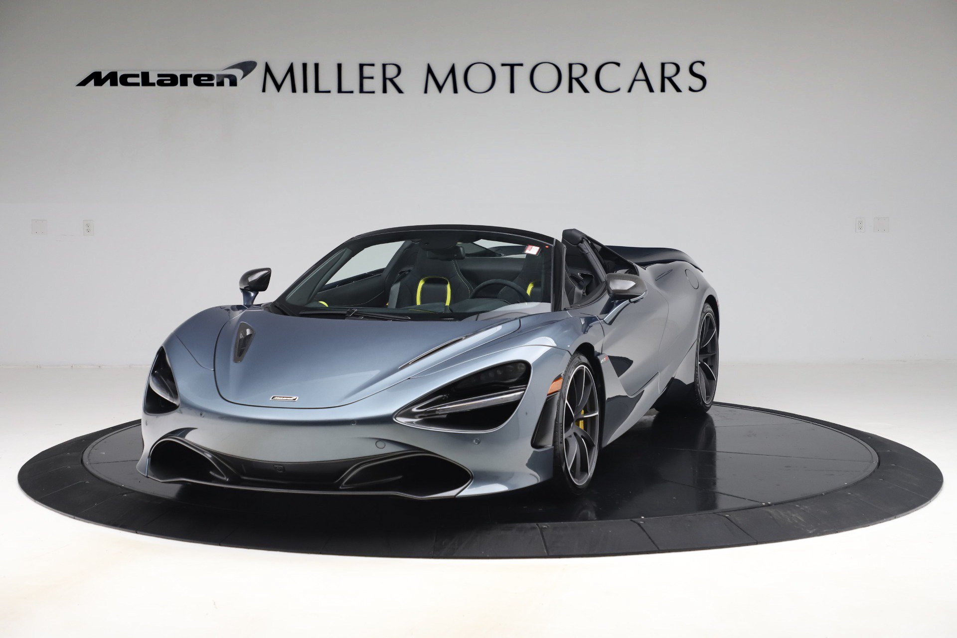 Used 2020 McLaren 720S Spider RWD image 2