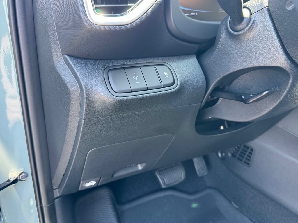 Certified 2026 Hyundai Venue SEL FWD image 39