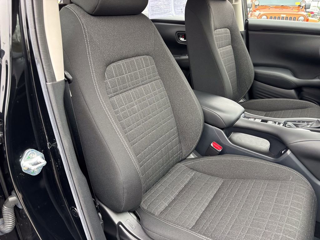 Used 2023 Honda HR-V LX image 32