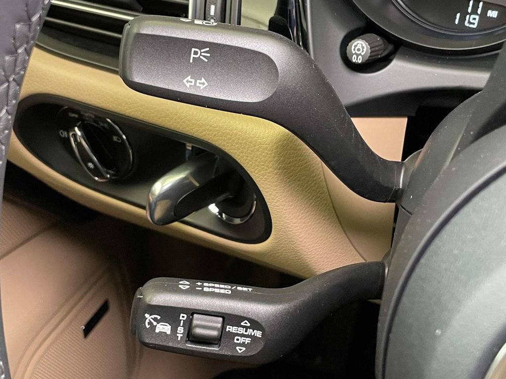 New 2026 Porsche Macan image 42