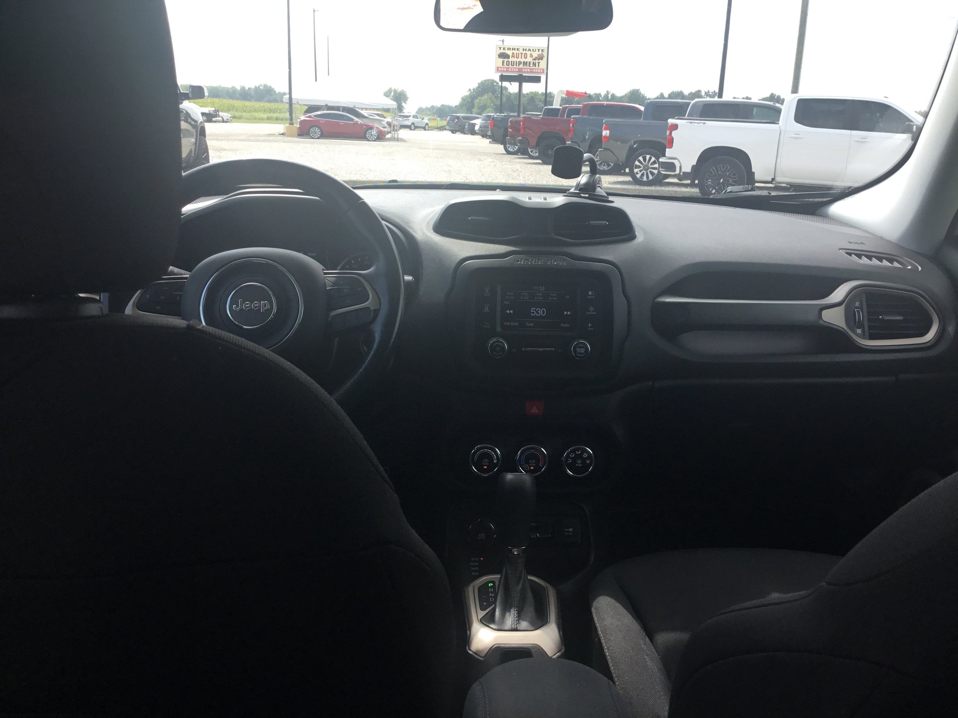 Used 2017 Jeep Renegade Latitude AWD/4WD image 12