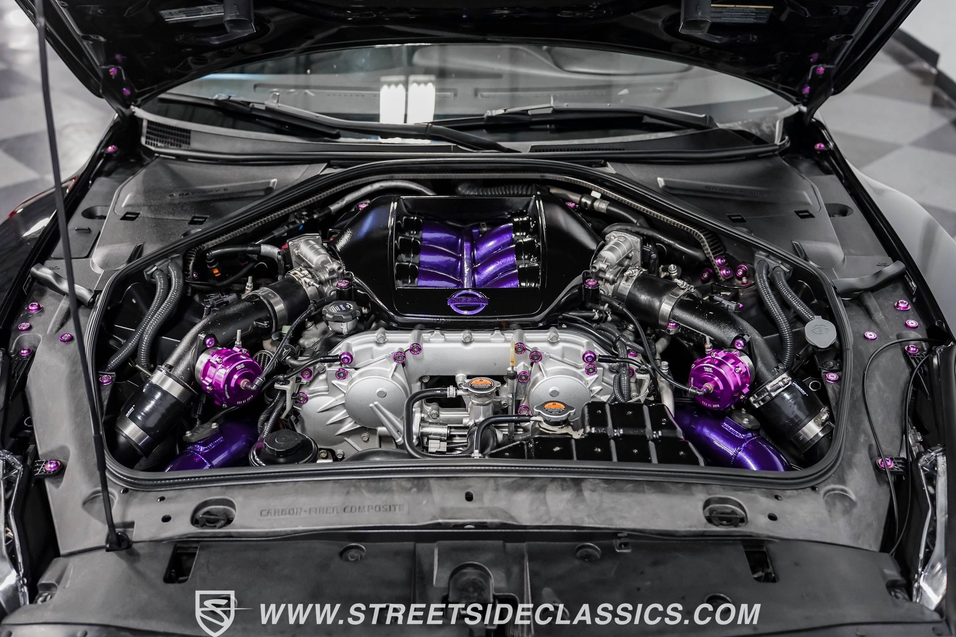 Used 2013 Nissan GT-R Premium image 3