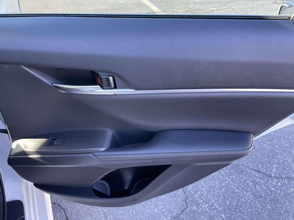 Used 2021 Toyota Camry XLE image 43