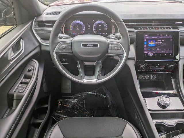 New 2025 Jeep Grand Cherokee Altitude image 14